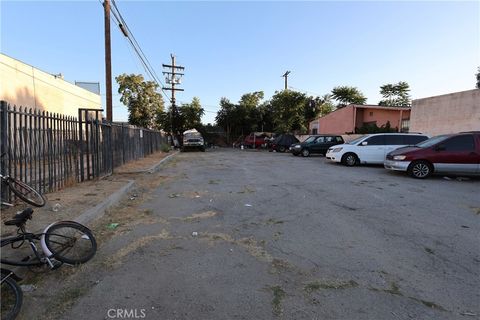 Photo of 810 W 133rd St, Compton, CA 90222 (MLS # PW25238477) Photo of 810 W 133rd St, Compton, CA 90222 (MLS # PW25238477)