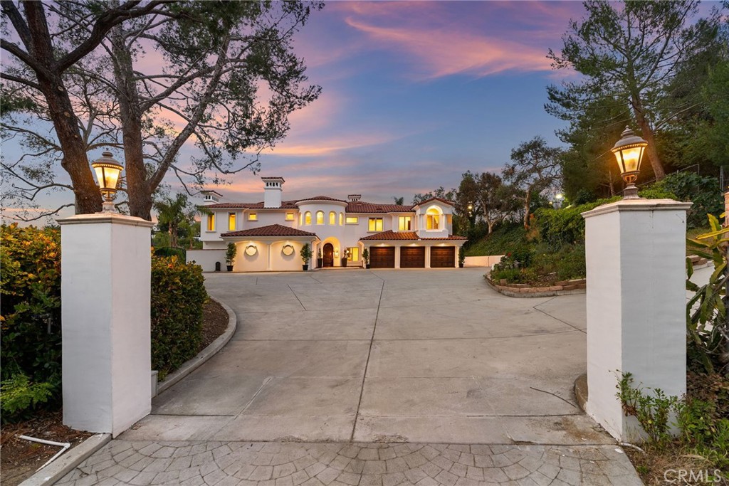 10696 Skyline Drive