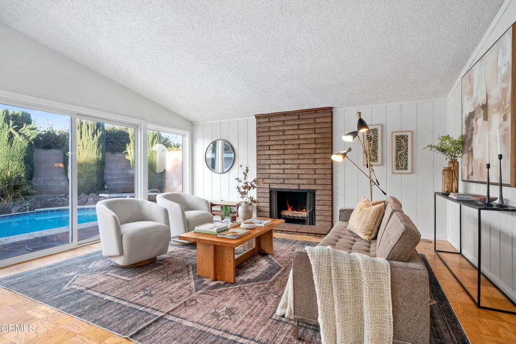 445 W Swanee Lane