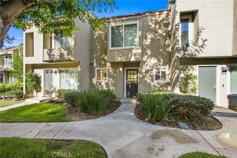 Photo of 307 N Singingwood St #22, Orange, CA 92869 (MLS # OC25250949) Photo of 307 N Singingwood St #22, Orange, CA 92869 (MLS # OC25250949)