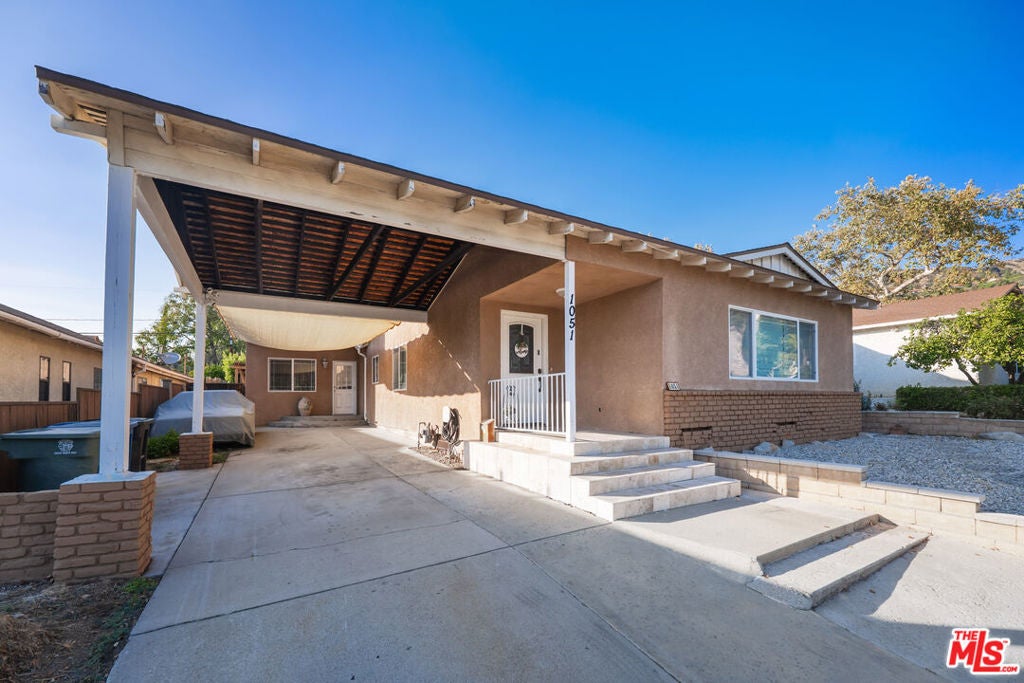 1051 E Verdugo Avenue