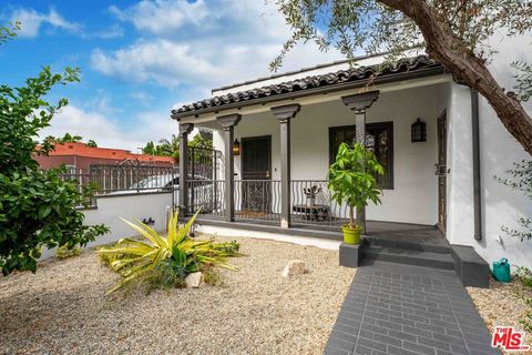 Photo of 535 N Poinsettia Place, Los Angeles, CA 90036 (MLS # 26659215)