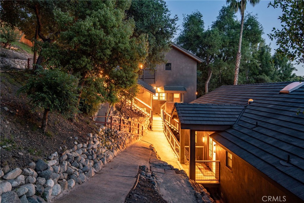Properties 2 521 Fremont Drive