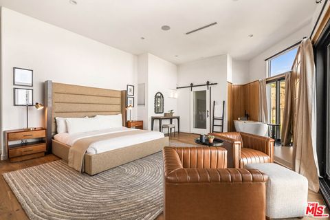 Photo of 8425 Hillside Avenue, Los Angeles, CA 90069 (MLS # 26738551)