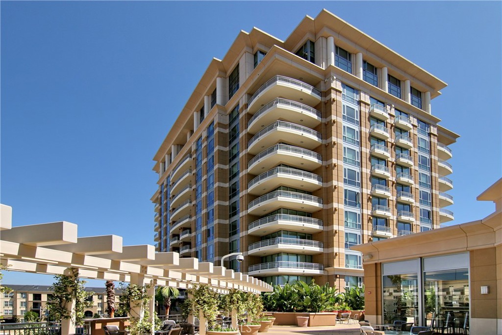 The Plaza (5000 and 8000) (PLZA) - Residential