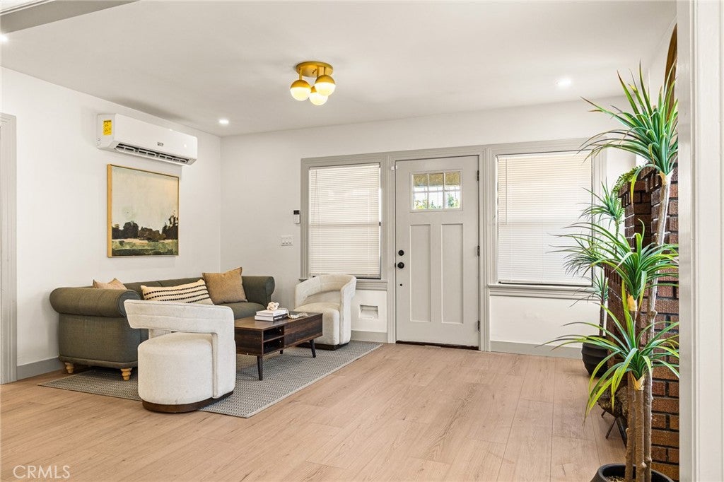 1132 W 56th