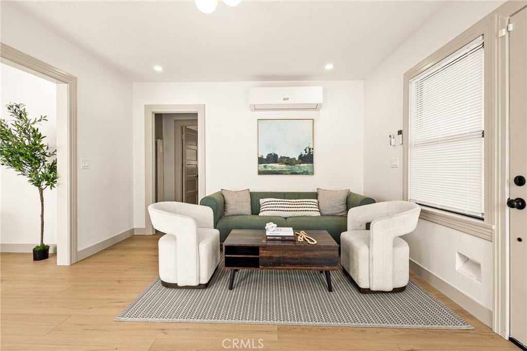 1132 W 56th