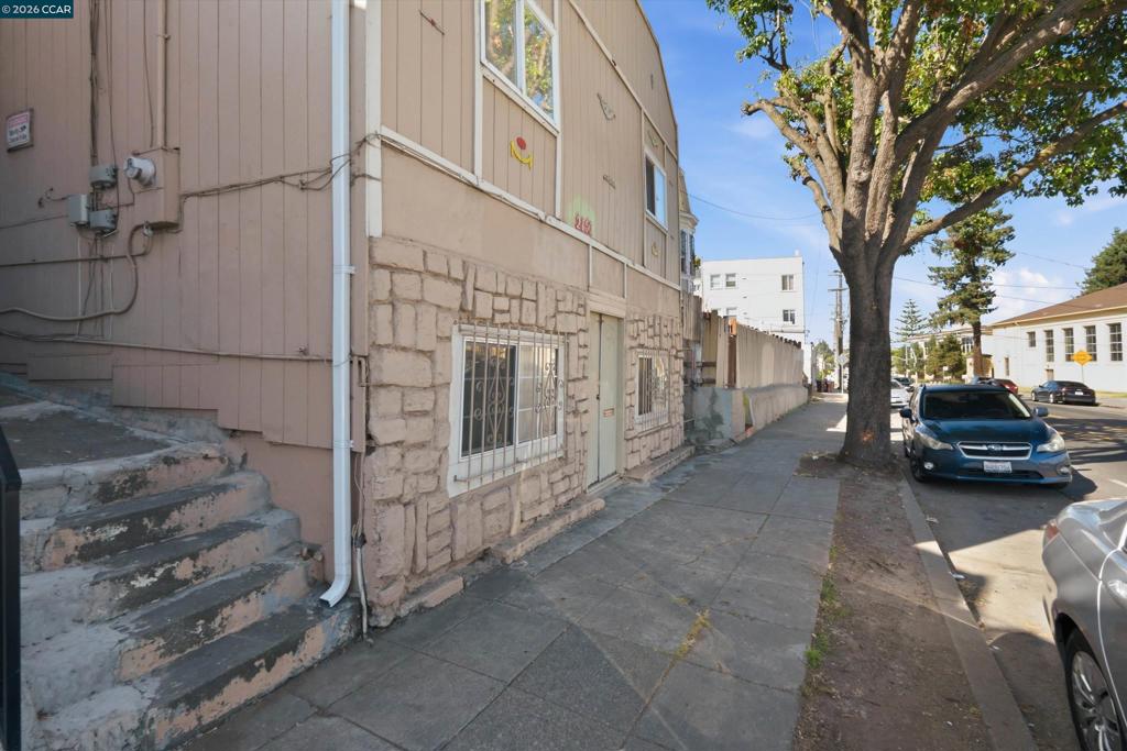 2150 35Th Ave