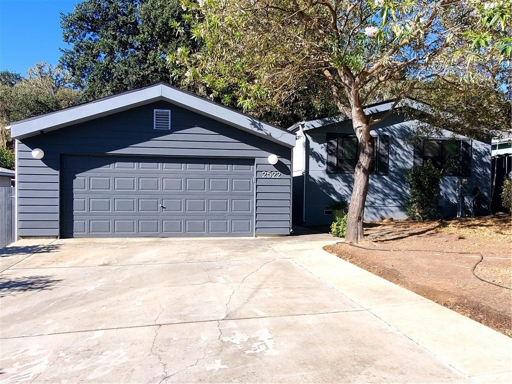 2522 Bridle Trail
