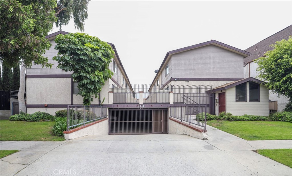 Beautiful 2-bed, 2.5 bath end-unit condo in a quiet 10-unit building in Gardena, located near Western and 145th. This 2-story home features 1,200 sqft of living space with an open-concept layout on the first floor—living room, dining area, kitchen, in-unit laundry, and a half bath. Upstairs offers a spacious master suite with its bathroom, plus a second bedroom and a full bath. Enjoy high ceilings, upgraded bathrooms, and 2 assigned parking spaces. Close to SpaceX, El Camino College, freeways, and local markets.