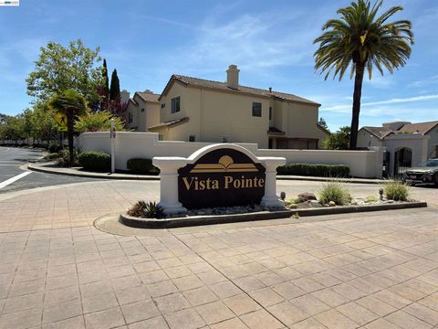 Photo of 910 Vista Pointe DR, San Ramon, CA 94582 (MLS # 41134560)