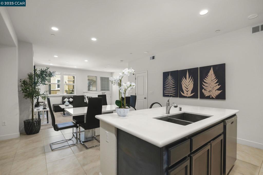 NEWARK - Residential