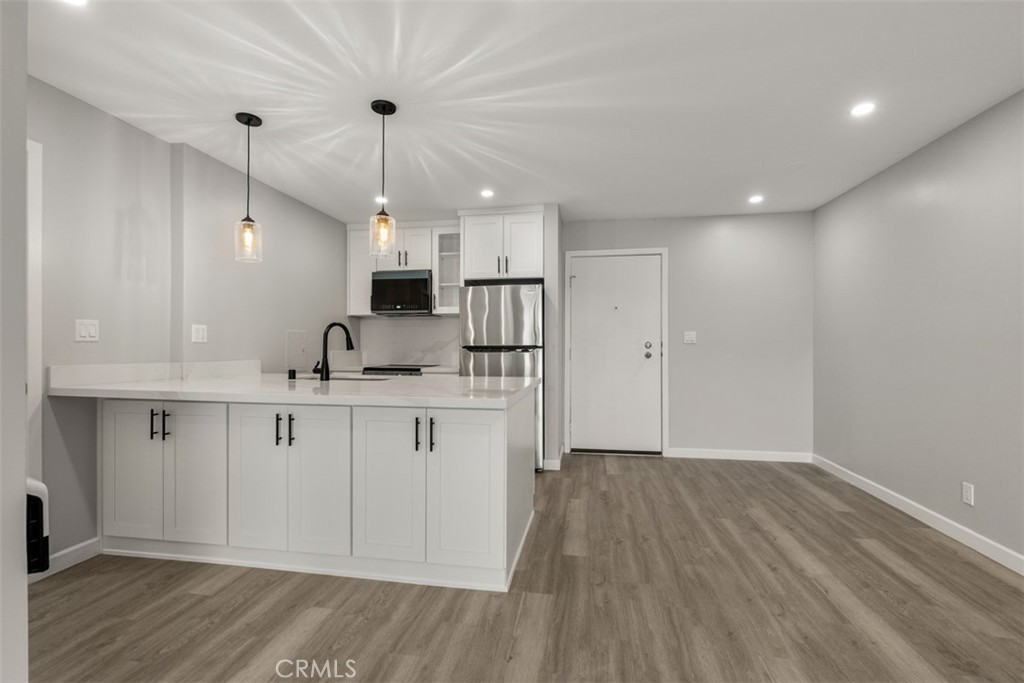 5585 E Pacific Coast Highway 258