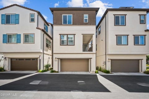 Photo of 3041 Tallahassee Lane, Simi Valley, CA 93065 (MLS # 226003002)