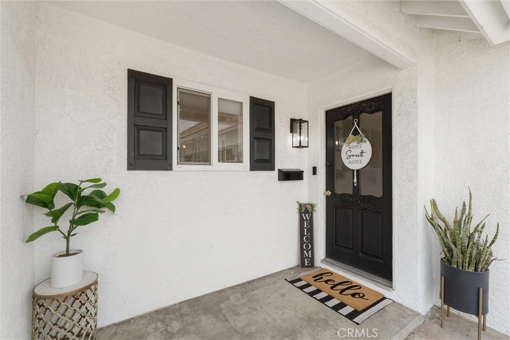 5492 Carousel Circle