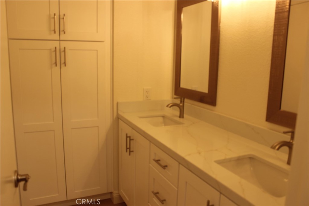 Casa De Laguna (CL) - Residential