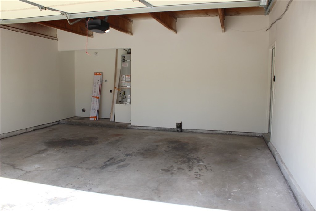 Casa De Laguna (CL) - Residential