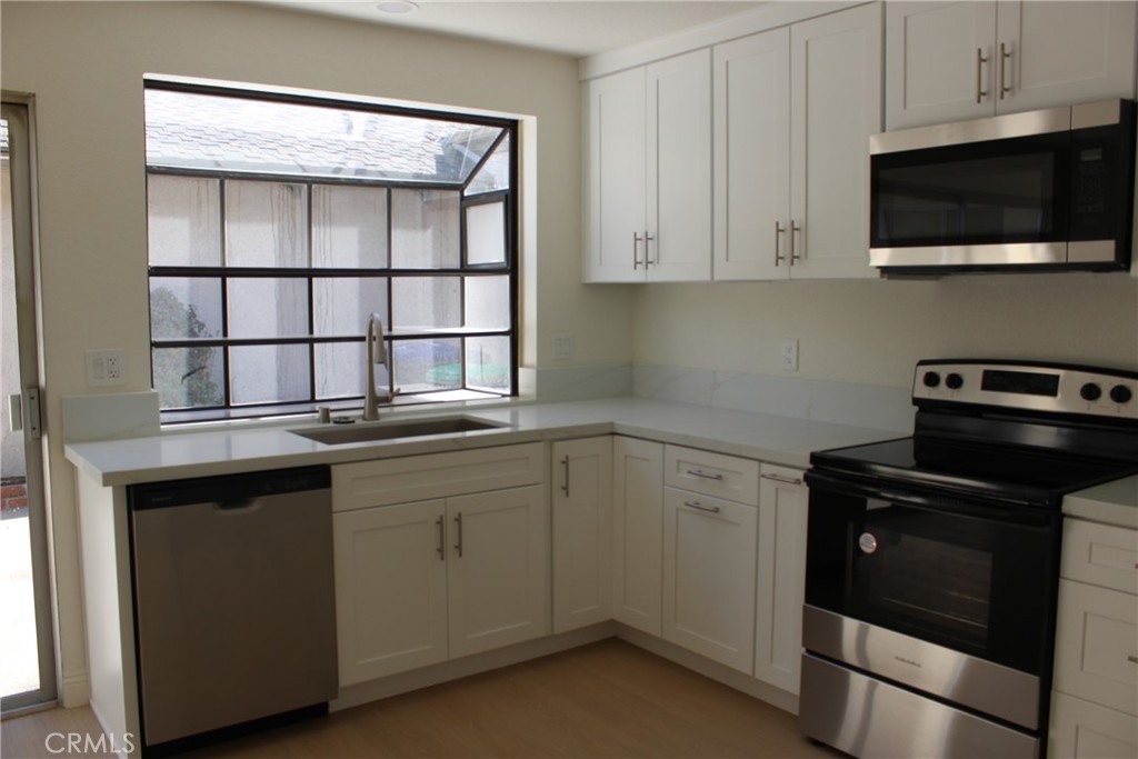 Casa De Laguna (CL) - Residential