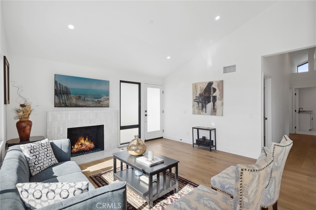 Lower Bluebird (LB) - Residential Lease