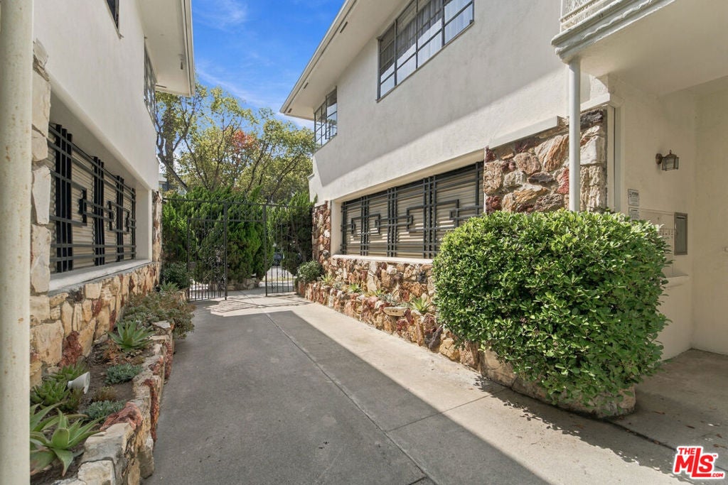 927 3rd Street