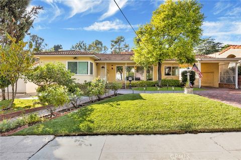 Photo of 695 Glenmore Boulevard, Glendale, CA 91206 (MLS # GD25263519)