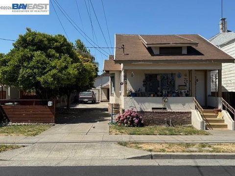 Photo of 3208 Washington St St, Alameda, CA 94501 (MLS # 41129880)