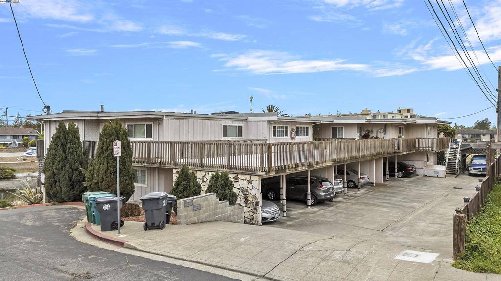863 Walnut Street