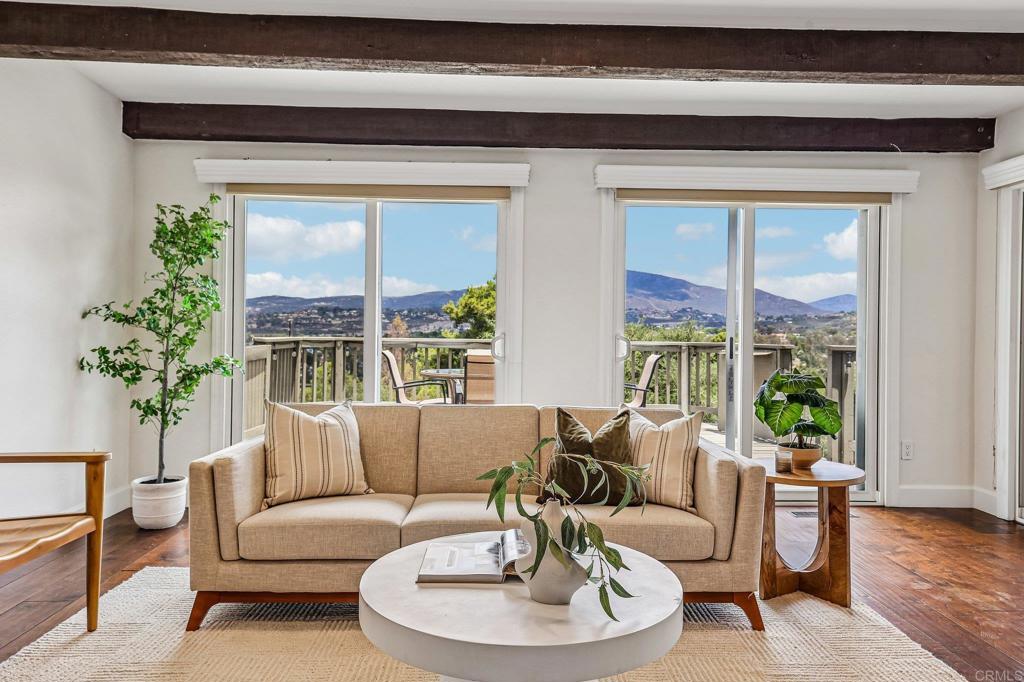 1052 Ranchito Vista