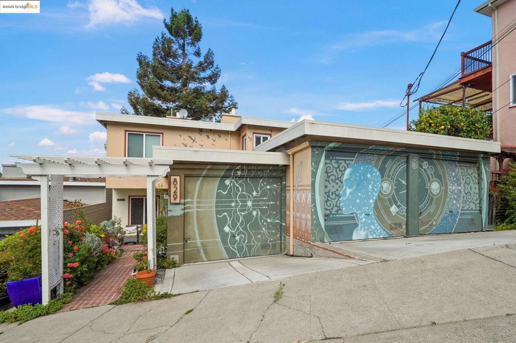 829 Vermont Street represents a strategic opportunity to purchase a fourplex with a unique layout, and ideal investment location. Built in 1951, the property offers four units, each featuring skyline views. The property measures approximately 2,547 square feet and is positioned hilltop on a 3,639 square foot lot. The unit mix consists of (2) two bedroom, one bathroom units and (2) one bedroom, one bathroom units. There is garage availability for 3 of the units and all units have a balcony and/or outdoor space as well as access to onsite laundry. The laundry is coin operated and owned, generating an additional monthly income. Located in the desirable northeast corner of Lake Merritt, the property is on a quiet street overlooking Oakland’s Grand Lake neighborhood.