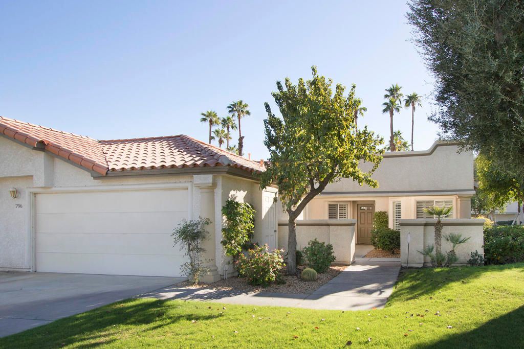 Photo of 796 Montana Vista Drive, Palm Desert, CA 92211 (MLS # 219136887DA)