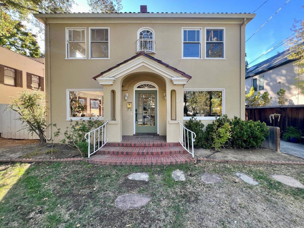 125 Lowell Avenue