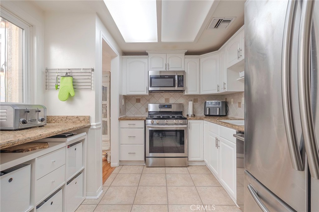 23549 Victory Blvd. 21