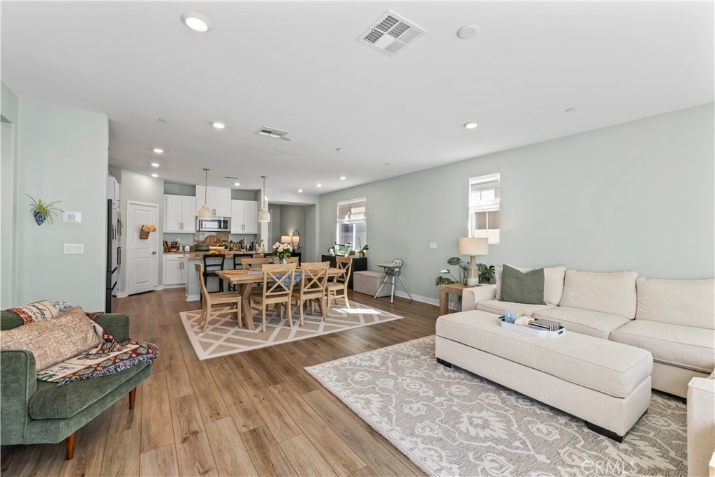 2482 Wagon Wheel Way