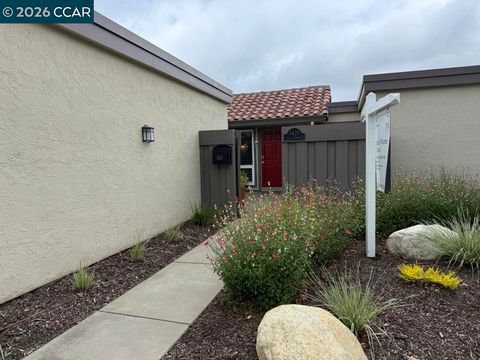 Photo of 1421 Calle Enrique, Pleasanton, CA 94566 (MLS # 41136553)