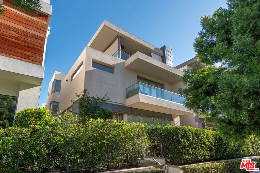 Photo of 5912 Village Drive, Los Angeles, CA 90094 (MLS # 26639103)