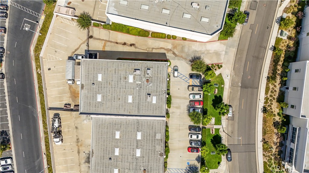 Sublease turn key modern industrial building. 2 levels of office space on corner of building. Large driveway and yard that is secured with a gate. 16 parking stalls. One GL doors 14'x14' and one 12'x14'. 24' ceiling height in warehouse. One office and one warehouse bathroom. Separate temperature controlled enclosure. 800 amps; 277/480V.