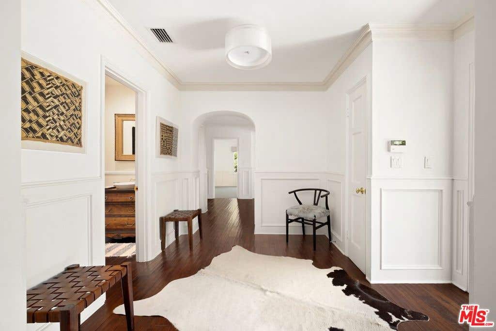 Photo of 4825 Woodley Avenue, Los Angeles, CA 91436 (MLS # 26858411)