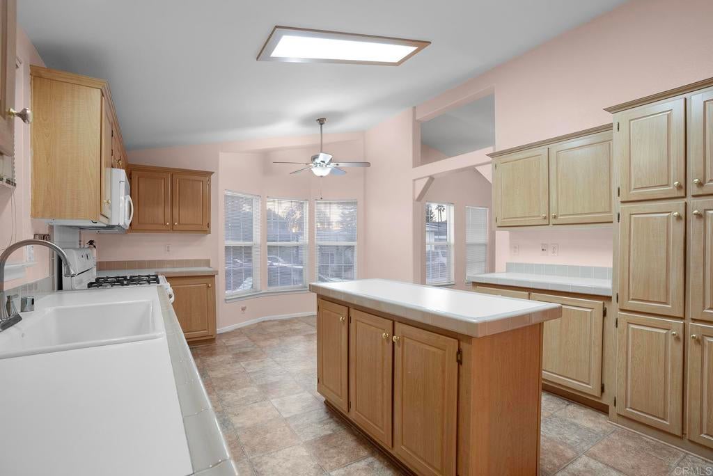 2300 E Valley Parkway SPC 101