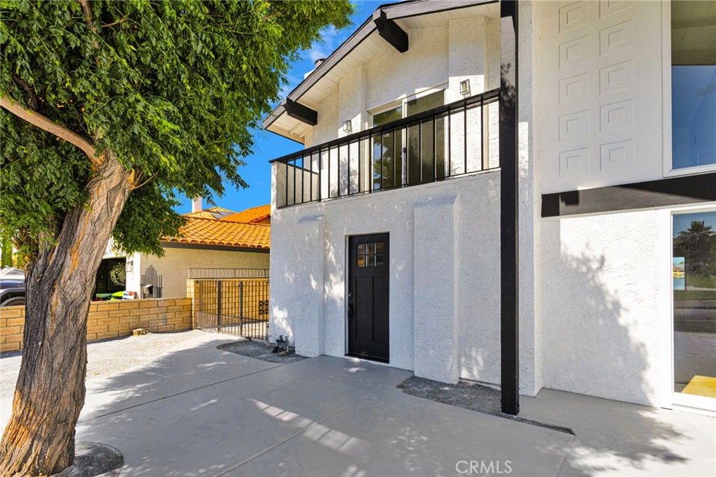Photo of 13825 Spring Valley PKWY, Victorville, CA 92395 (MLS # CV26117404)
