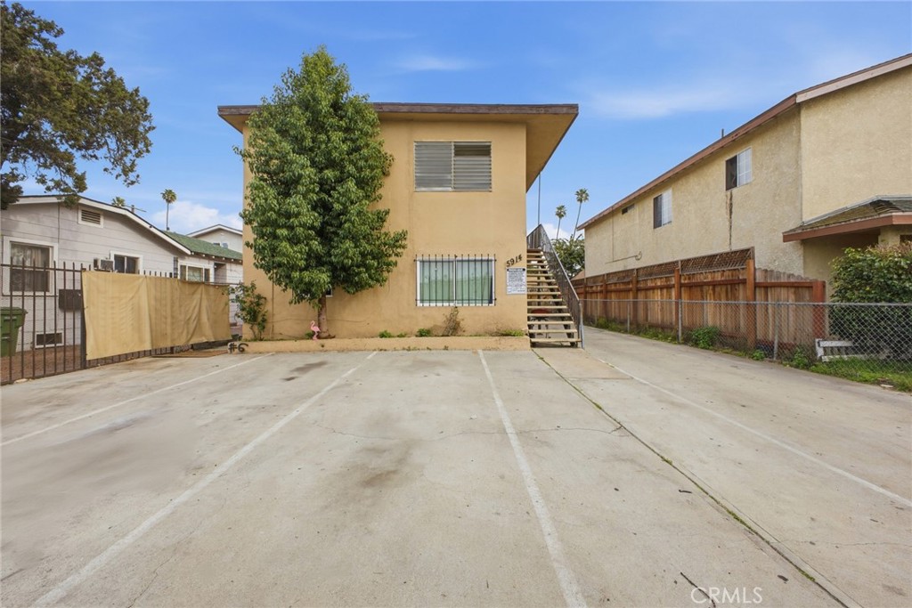 5914 S Hoover