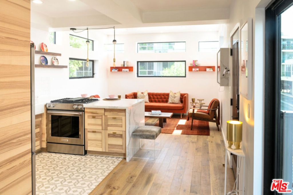 Photo of Los Angeles, CA 90038 (MLS # 26641539)