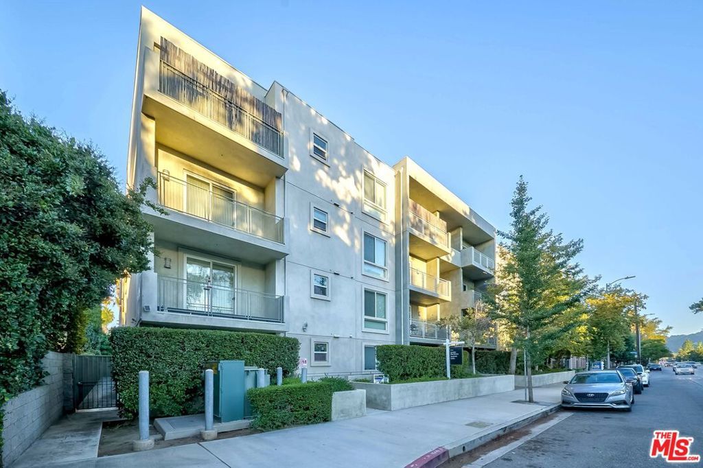 Photo of 4644 Coldwater Canyon Avenue #403, Studio City, CA 91604 (MLS # 25577735)