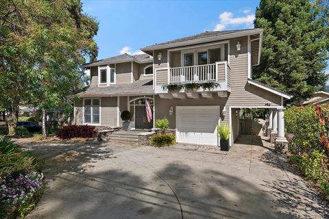 Photo of 17501 Wedgewood Avenue, Los Gatos, CA 95032 (MLS # ML82025614) Photo of 17501 Wedgewood Avenue, Los Gatos, CA 95032 (MLS # ML82025614)
