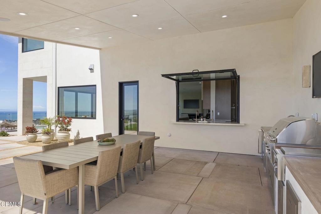 Ventura, California, 93003, United States, 4 Bedrooms Bedrooms, ,5 BathroomsBathrooms,Residential,Active,2041758