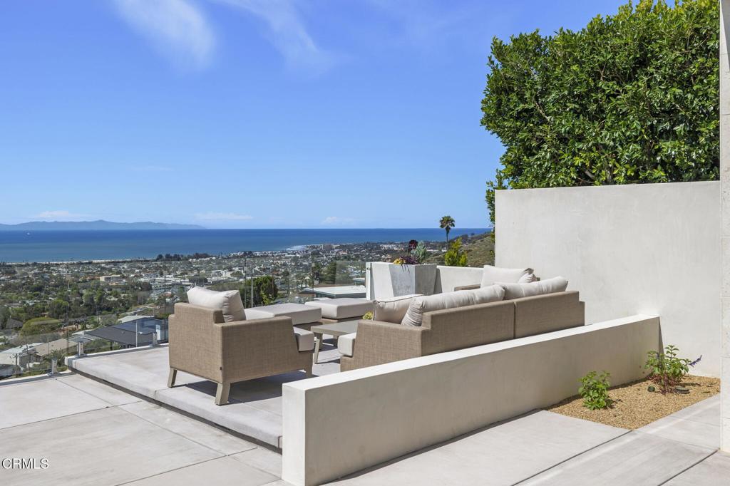 Ventura, California, 93003, United States, 4 Bedrooms Bedrooms, ,5 BathroomsBathrooms,Residential,Active,2041758