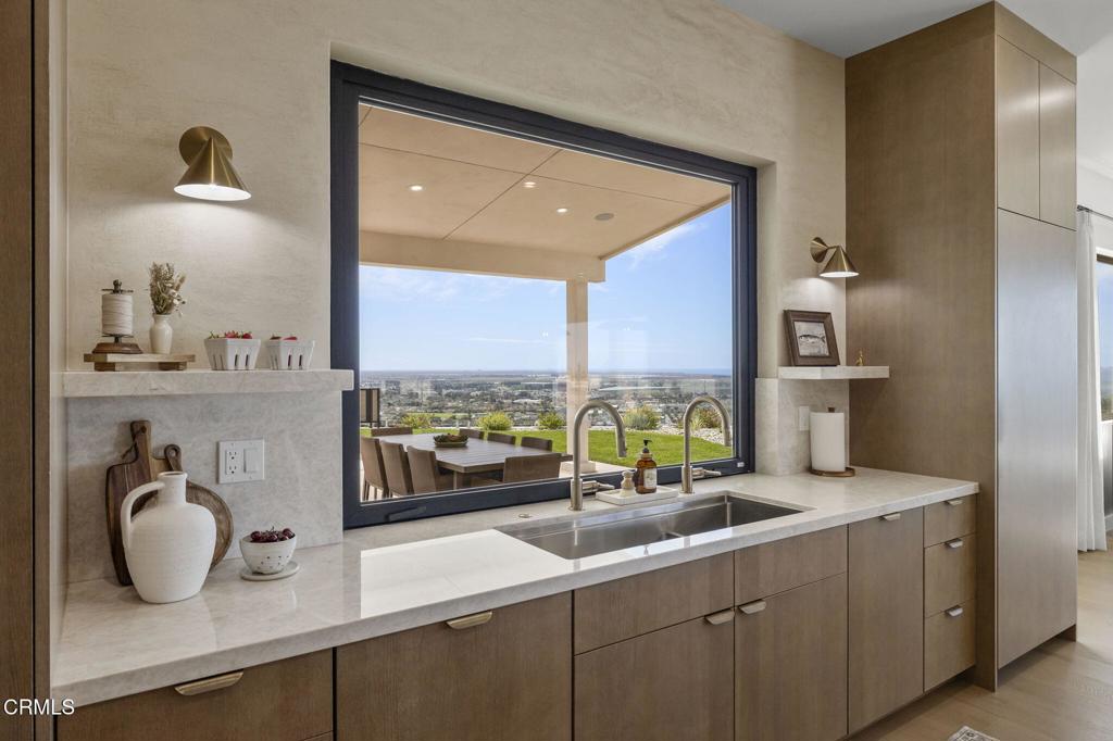 Ventura, California, 93003, United States, 4 Bedrooms Bedrooms, ,5 BathroomsBathrooms,Residential,Active,2041758