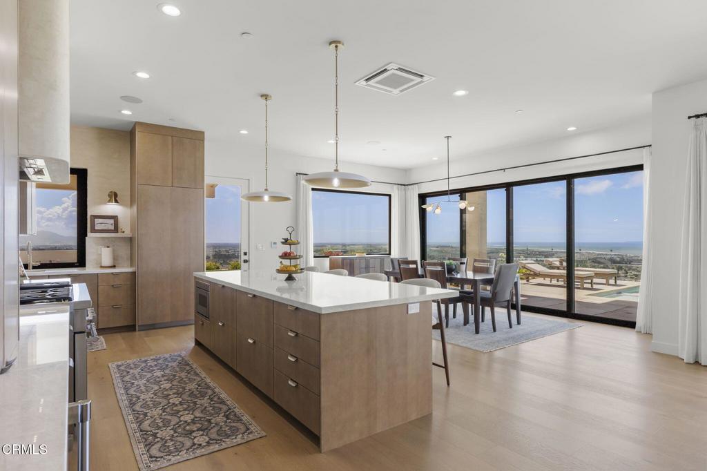 Ventura, California, 93003, United States, 4 Bedrooms Bedrooms, ,5 BathroomsBathrooms,Residential,Active,2041758