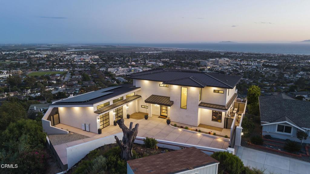 Ventura, California, 93003, United States, 4 Bedrooms Bedrooms, ,5 BathroomsBathrooms,Residential,Active,2041758