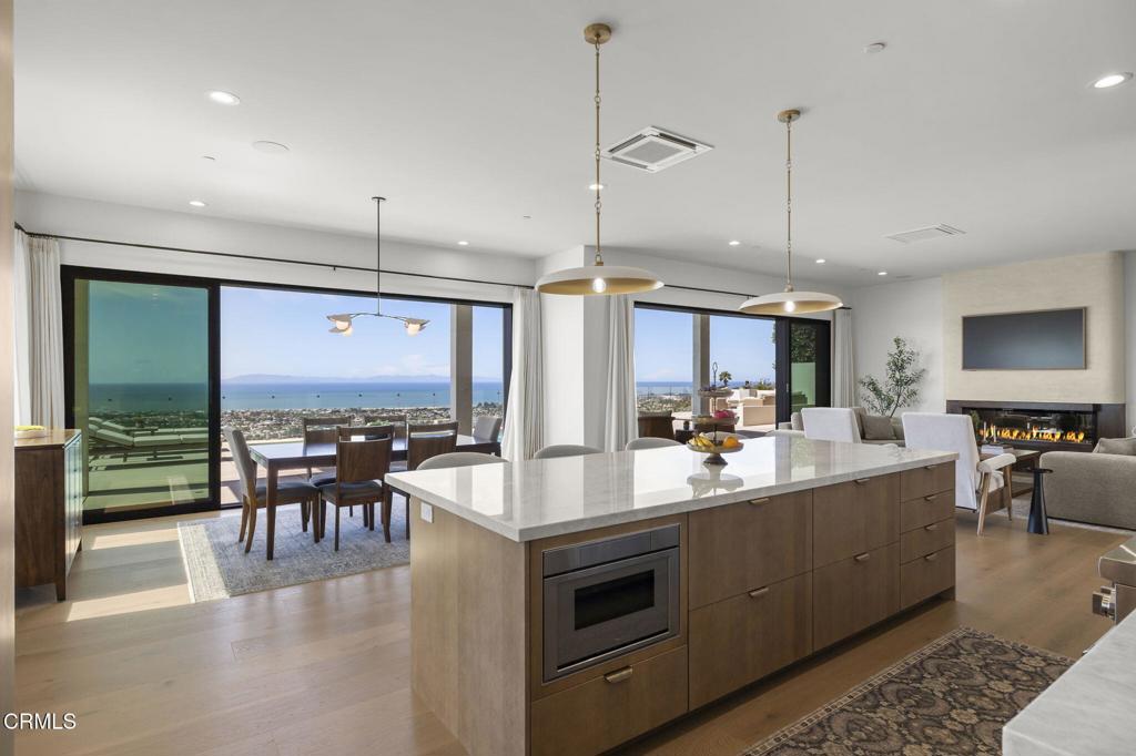 Ventura, California, 93003, United States, 4 Bedrooms Bedrooms, ,5 BathroomsBathrooms,Residential,Active,2041758