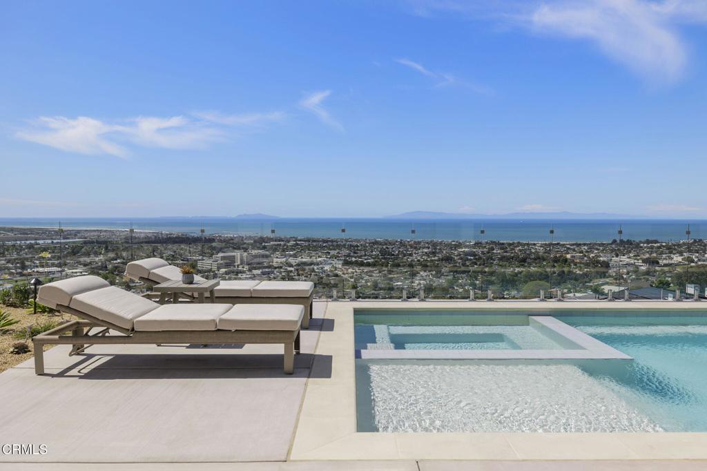Ventura, California, 93003, United States, 4 Bedrooms Bedrooms, ,5 BathroomsBathrooms,Residential,Active,2041758